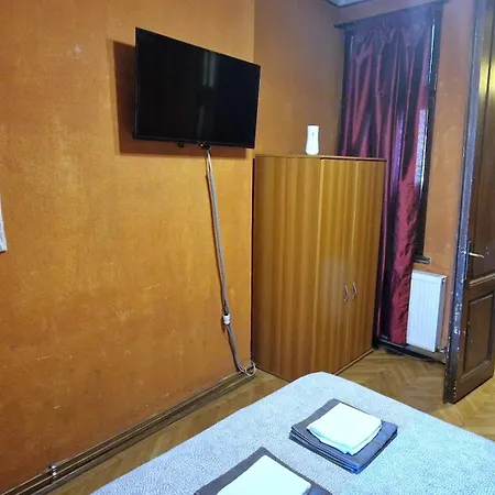 Domum Unirea, Across The Street Of Old Center Apartman *