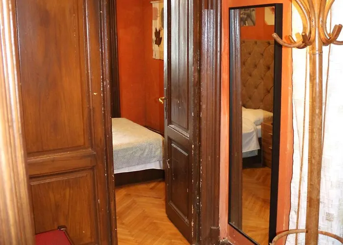 Domum Unirea, Across The Street Of Old Center Apartman