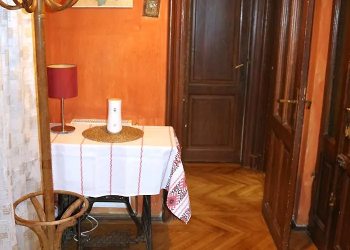 Apartman Domum Unirea, Across The Street Of Old Center *