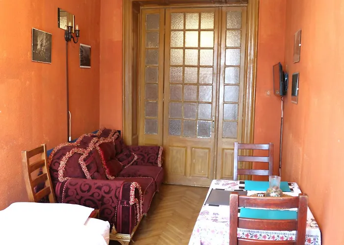 Domum Unirea, Across The Street Of Old Center * Bukarest