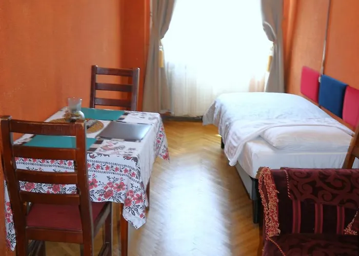 Domum Unirea, Across The Street Of Old Center Apartman