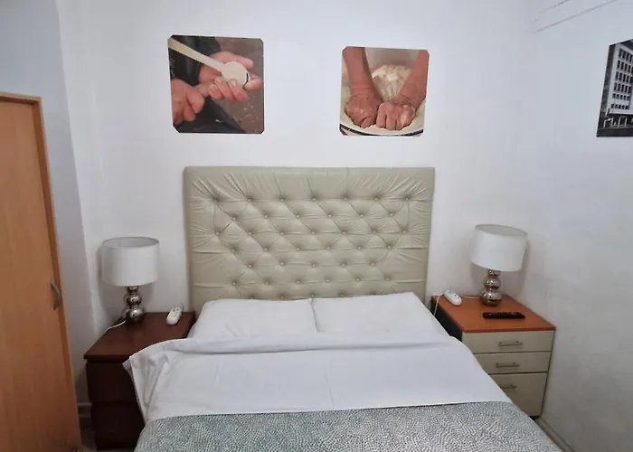 Domum Unirea, Across The Street Of Old Center *