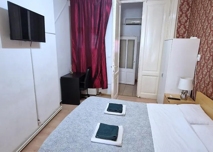 Domum Unirea, Across The Street Of Old Center Apartman