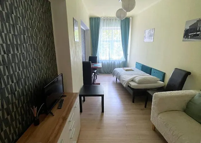 Apartman Domum Unirea, Across The Street Of Old Center Bukarest