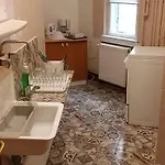 Апартаменты Domum Unirea, Across The Street Of Old Center *