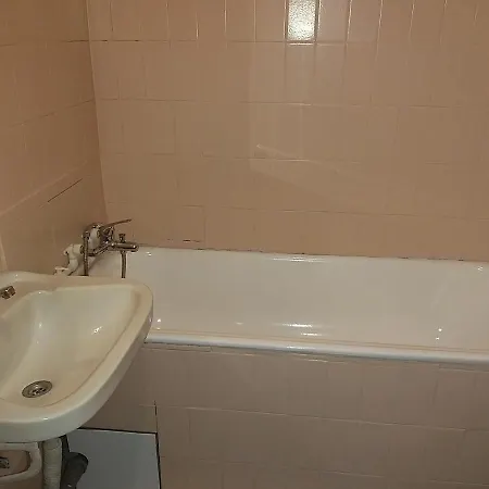 Lägenhet Domum Unirea, Across The Street Of Old Center Bukarest