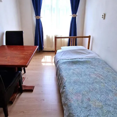 Domum Unirea, Across The Street Of Old Center Bucareste