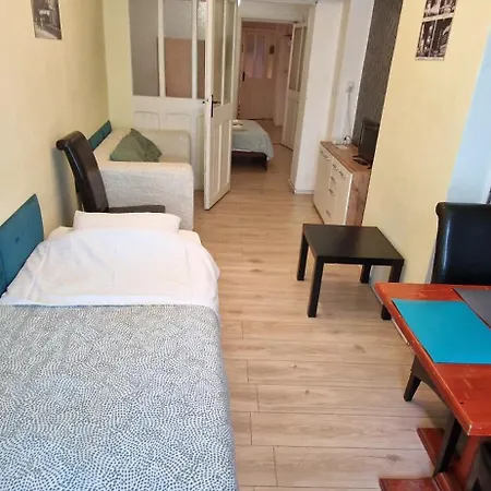Domum Unirea, Plaza Apartamento