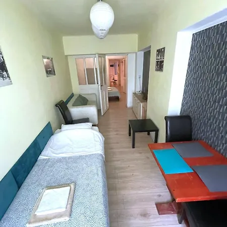 Domum Unirea, Across The Street Of Old Center Bukarest