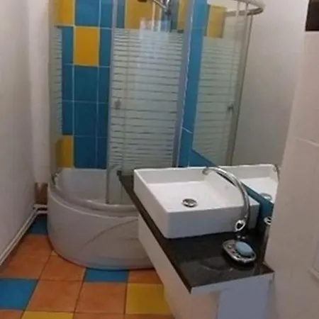 Domum Unirea, Across The Street Of Old Center * Bucarest