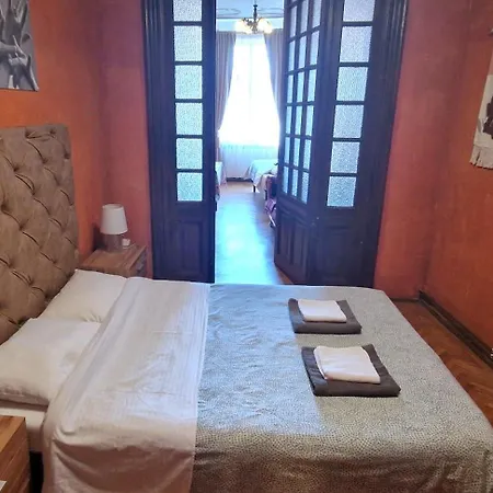 Domum Unirea, Across The Street Of Old Center *